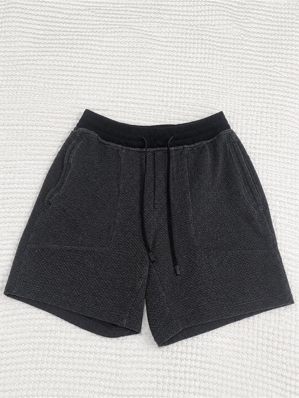lululemon athletica Men's Charcoal Black Athletic Drawstring Shorts